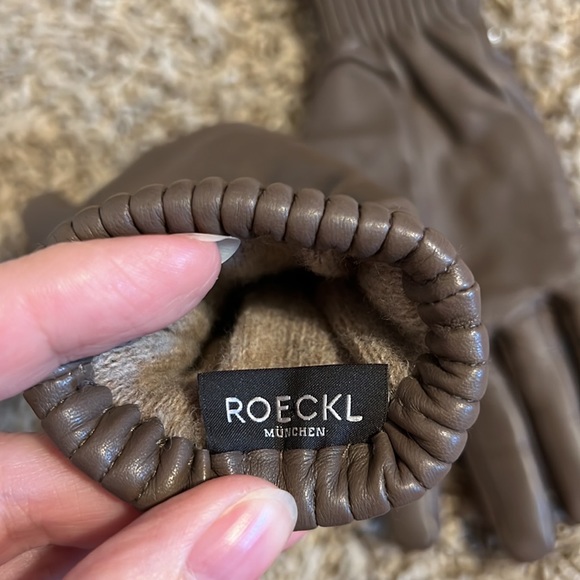 Taupe Leather gloves with wool lining - Picture 4 of 6